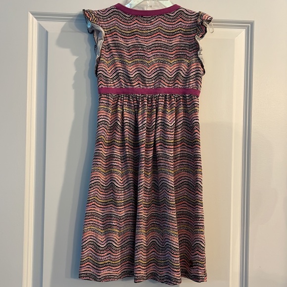 TEA Collection Ruffle Print Wrap Style - Picture 4 of 5